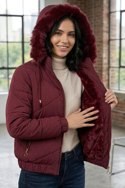 Campera Puffer Premium Mujer con Capucha de Pelo e Interior Soft